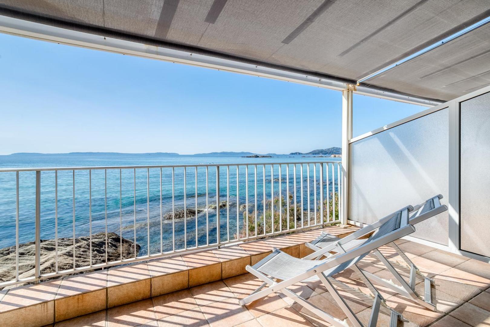 Roc Hotel - Hotel 4 Etoiles Les Pieds Dans L'Eau Le Lavandou Dış mekan fotoğraf