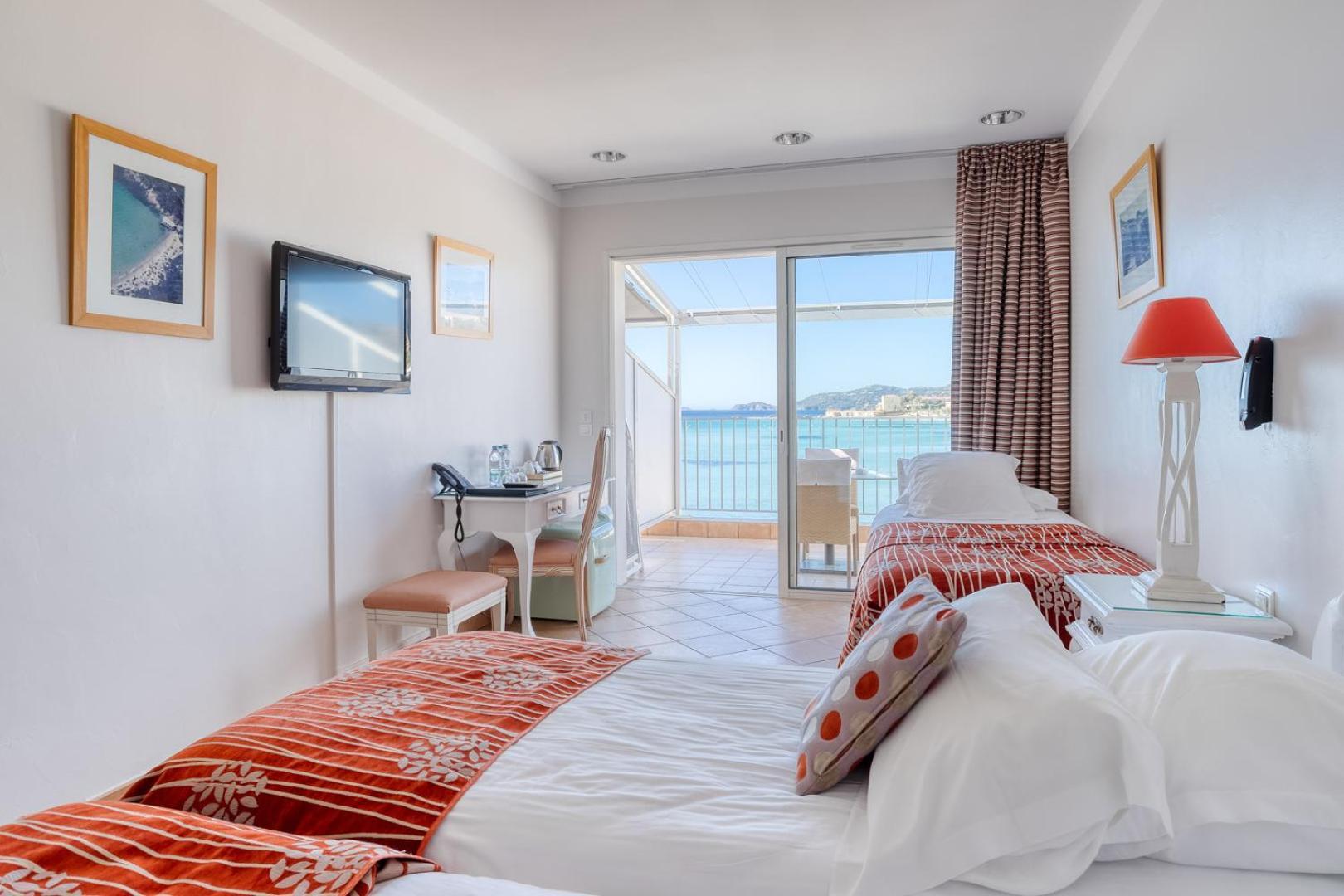 Roc Hotel - Hotel 4 Etoiles Les Pieds Dans L'Eau Le Lavandou Dış mekan fotoğraf