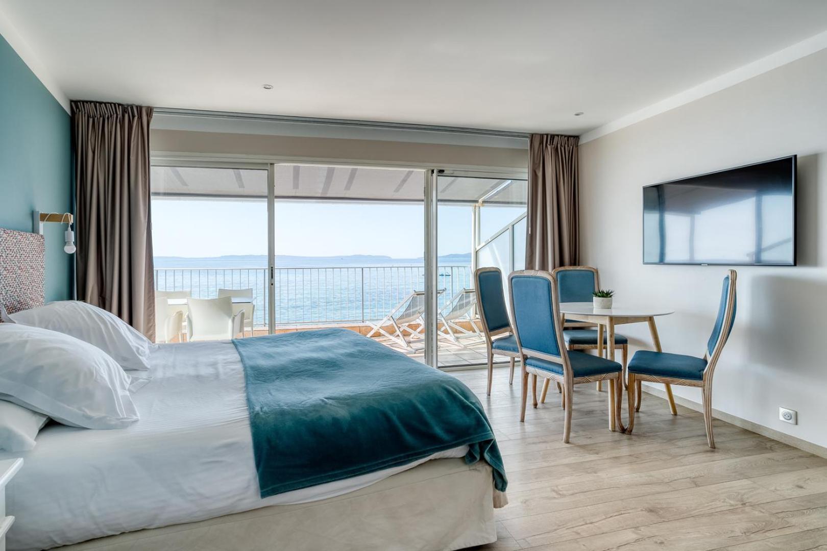 Roc Hotel - Hotel 4 Etoiles Les Pieds Dans L'Eau Le Lavandou Dış mekan fotoğraf