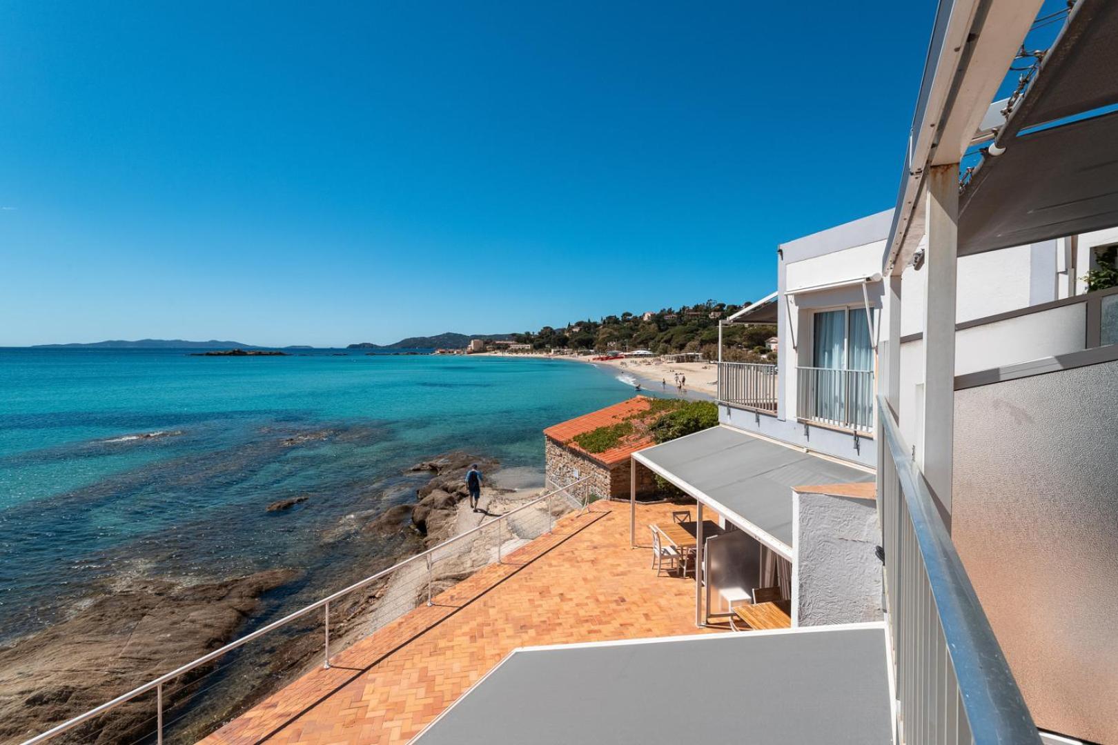 Roc Hotel - Hotel 4 Etoiles Les Pieds Dans L'Eau Le Lavandou Dış mekan fotoğraf