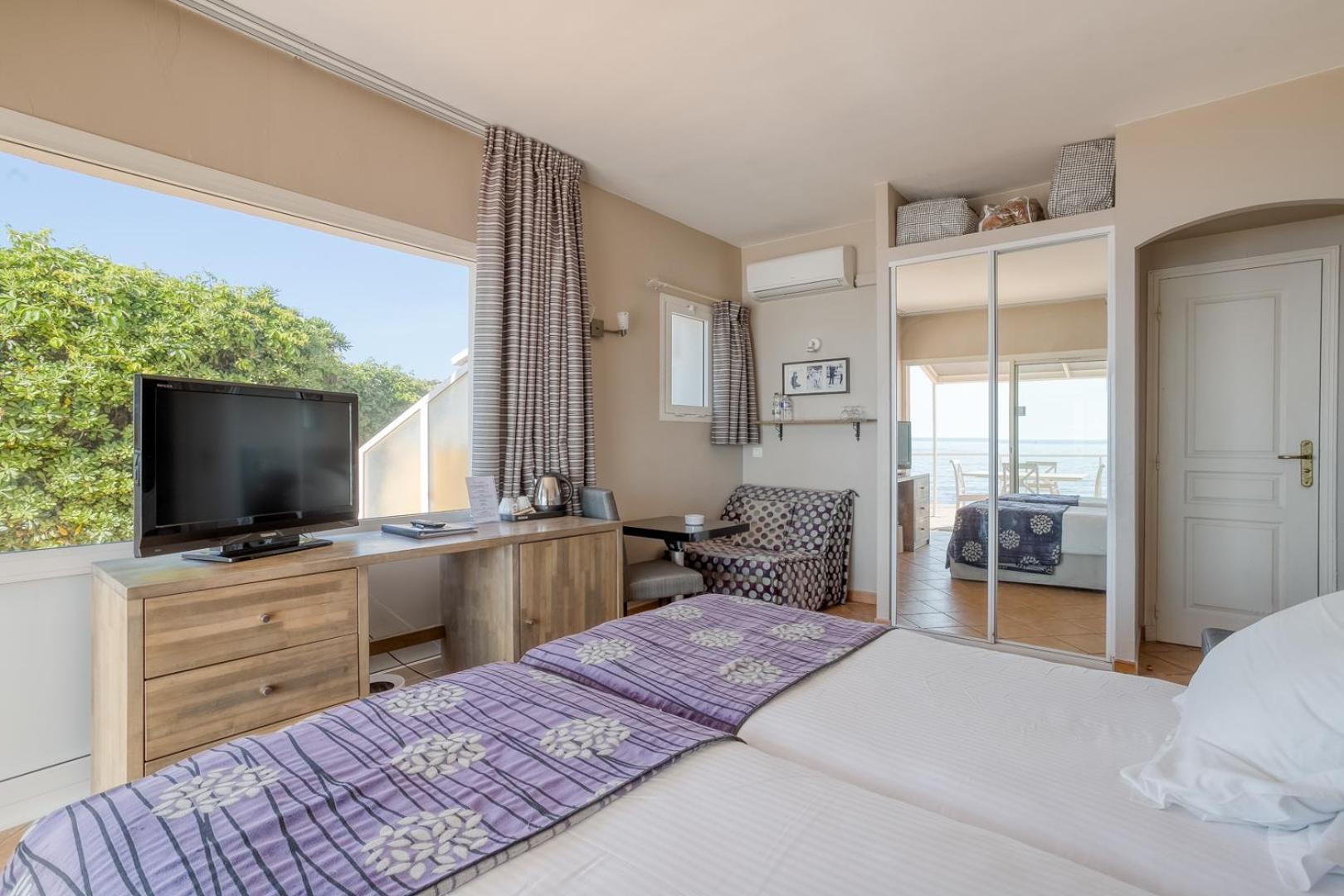 Roc Hotel - Hotel 4 Etoiles Les Pieds Dans L'Eau Le Lavandou Dış mekan fotoğraf