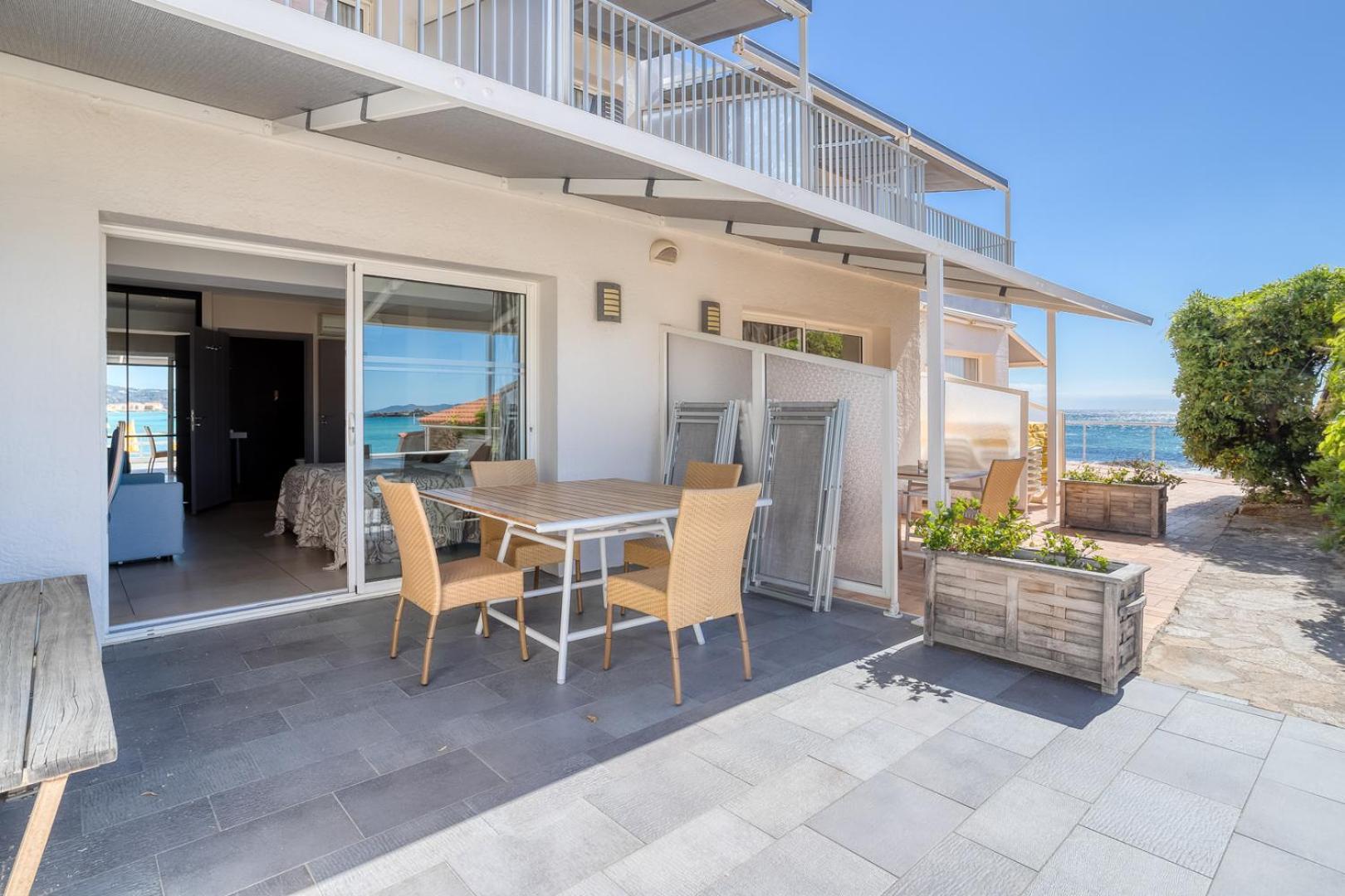 Roc Hotel - Hotel 4 Etoiles Les Pieds Dans L'Eau Le Lavandou Dış mekan fotoğraf
