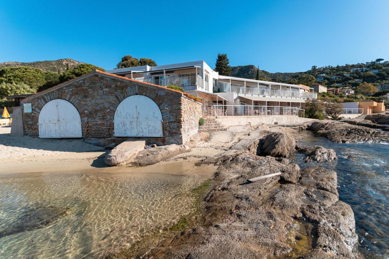 Roc Hotel - Hotel 4 Etoiles Les Pieds Dans L'Eau Le Lavandou Dış mekan fotoğraf