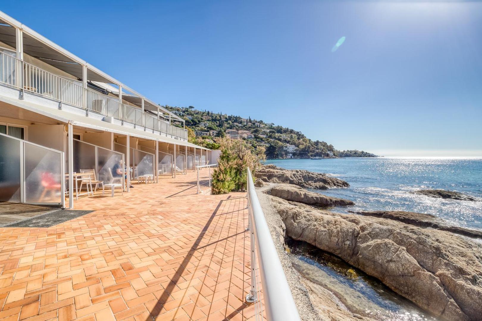 Roc Hotel - Hotel 4 Etoiles Les Pieds Dans L'Eau Le Lavandou Dış mekan fotoğraf