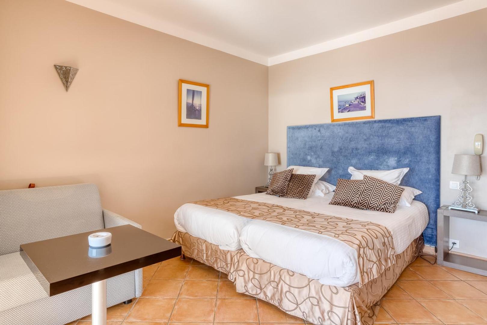 Roc Hotel - Hotel 4 Etoiles Les Pieds Dans L'Eau Le Lavandou Dış mekan fotoğraf
