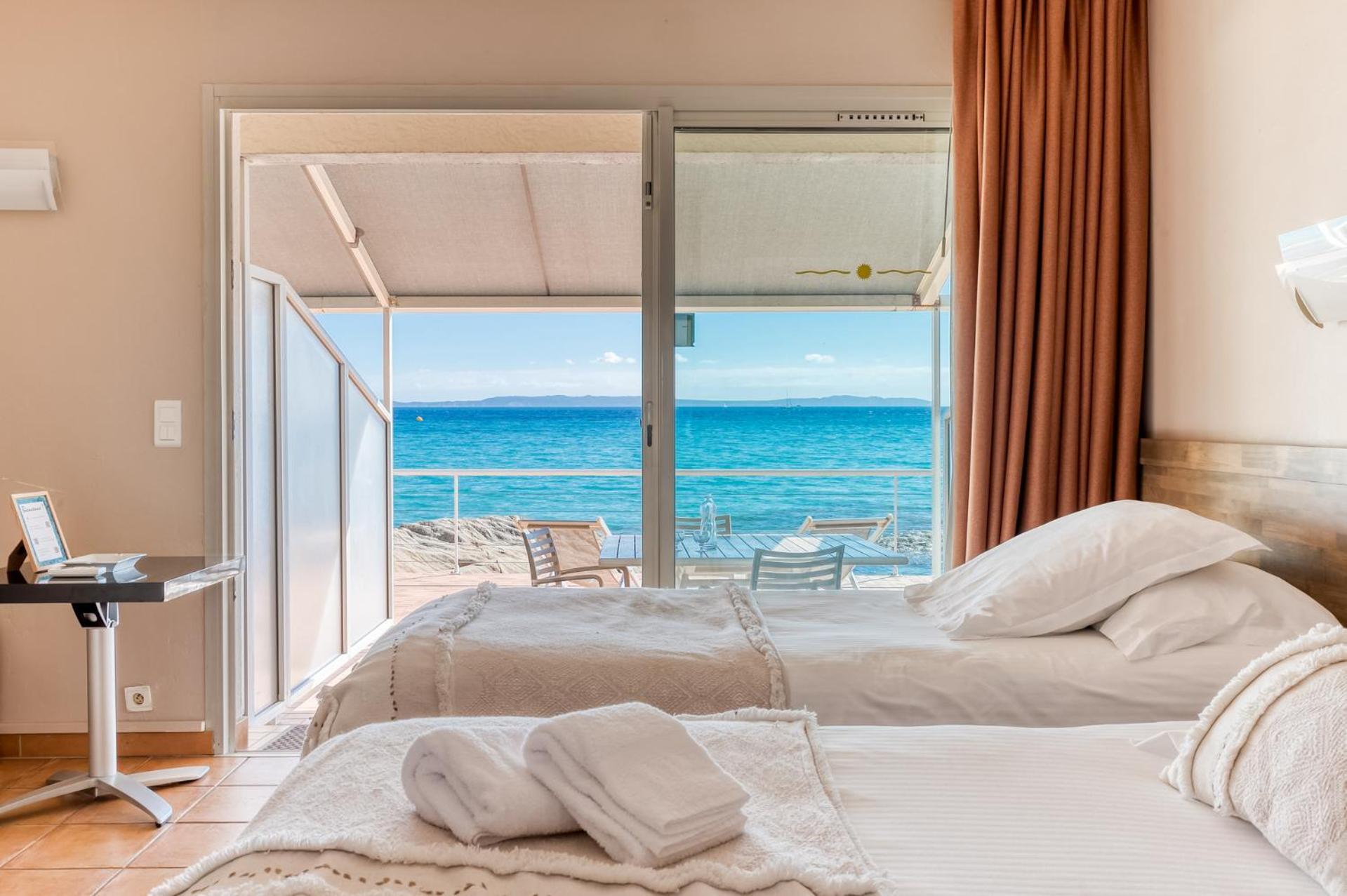 Roc Hotel - Hotel 4 Etoiles Les Pieds Dans L'Eau Le Lavandou Dış mekan fotoğraf